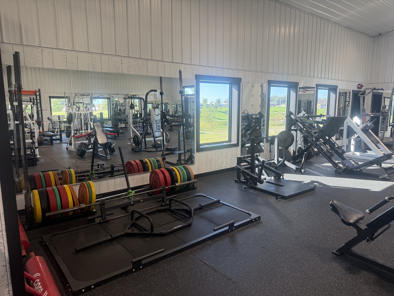 Weight plates and strength machines